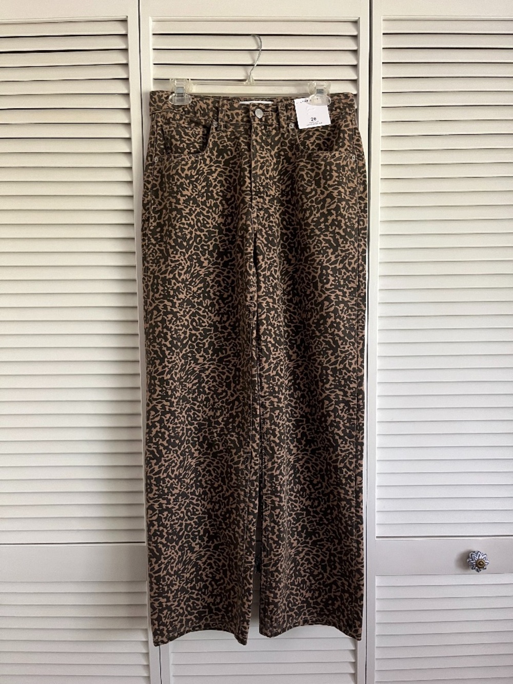NEW with tags Fabletics Mid Rise Baggy Jean Leopard women’s size 26